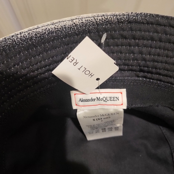 ALEXANDER McQUEEN Watercolour Graffiti Bucket Hat - UNISEX - Picture 7 of 8